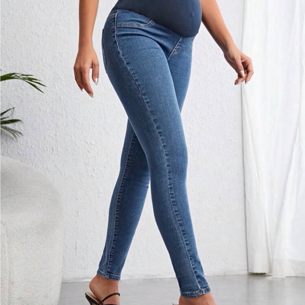 Maternity Women's Blue and Black Jeans